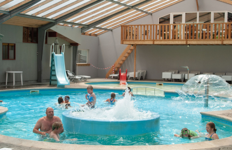 Stadnära camping i den vackraste naturen, precis vid en badsjö och nära stadslivet i Ry.