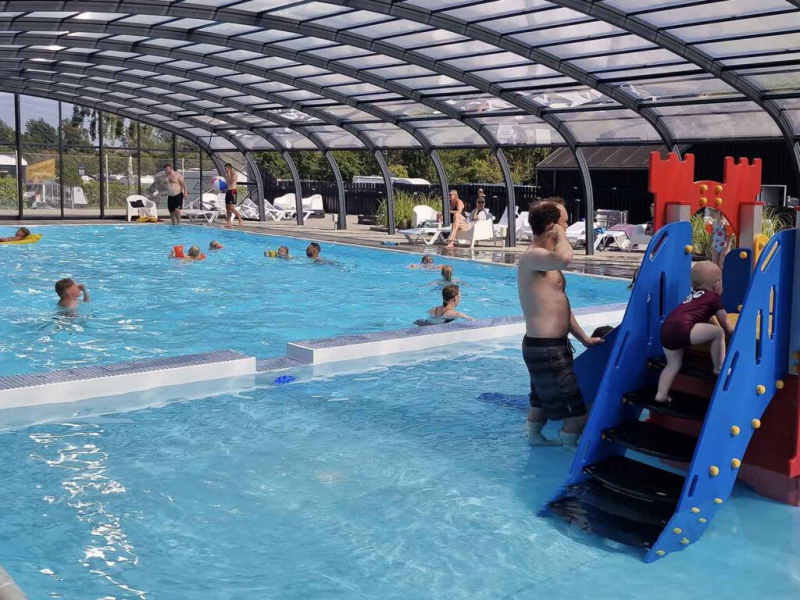 Här är vädret aldrig en ursäkt för att inte ha roligt. Vi har strand, inomhuspool och uppvärmd bubbelpool.